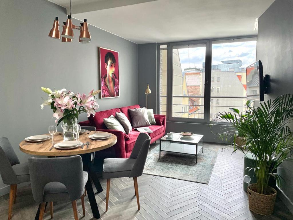 Oomph Wroclaw Deluxe Apt Ruska Apartment Ngoại thất bức ảnh